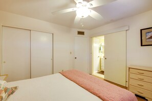 Interior - Patio & Mtn Views: 55 + Apache Junction Home! (Apache Junction)