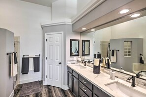 Interior - Sunny Snowbird's Retreat w/ Lake Havasu Views! (Lake Havasu City)