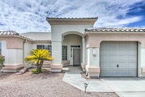 Interior - Sunny Snowbird's Retreat w/ Lake Havasu Views! (Lake Havasu City)