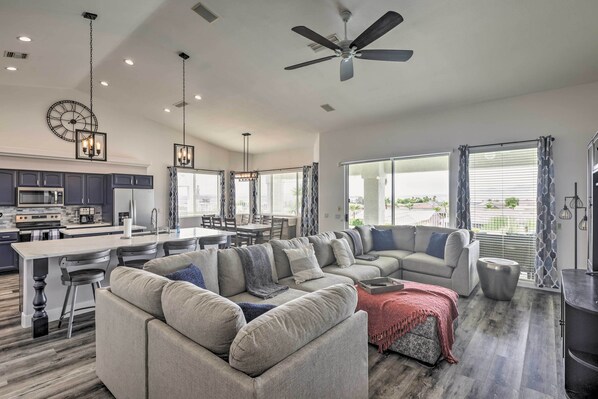 Interior - Sunny Snowbird's Retreat w/ Lake Havasu Views! (Lake Havasu City)