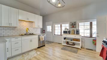 Cottage (4 Bedrooms) | Interior