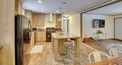 Stylish Chetek Hideaway w/ Lake + Dock Access!