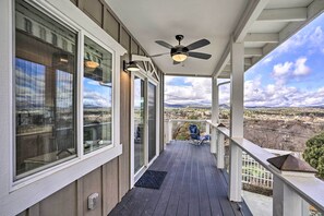 Terrace/patio - Historic Prescott Casita: Hot Tub & Mtn View! (Prescott)