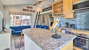 Microwave, oven, stovetop, dishwasher - Historic Prescott Casita: Hot Tub & Mtn View! (Prescott)