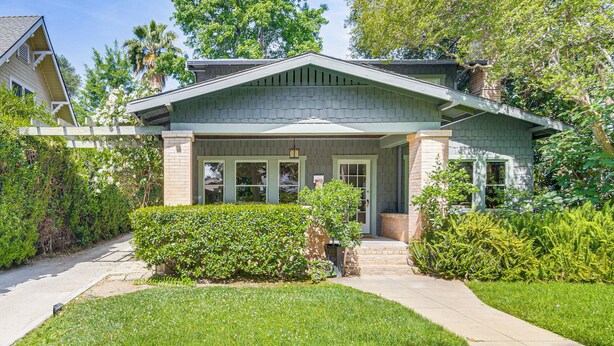 A two-story house with a covered porch, a brick exterior, and a well-maintained lawn. - Central South Pasadena Apt, 3 Mi to Rose Bowl (South Pasadena)