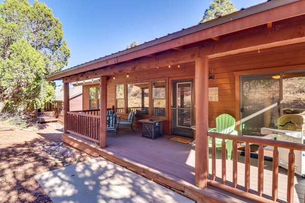 Property grounds - Relaxing Cabin w/ 2 Decks Near Fool Hollow Lake! (Show Low)