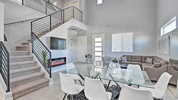 House (5 Bedrooms) | Front of property