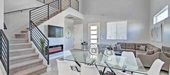 7 Mi to Dtwn Phoenix: Home w/ Patio & Yard