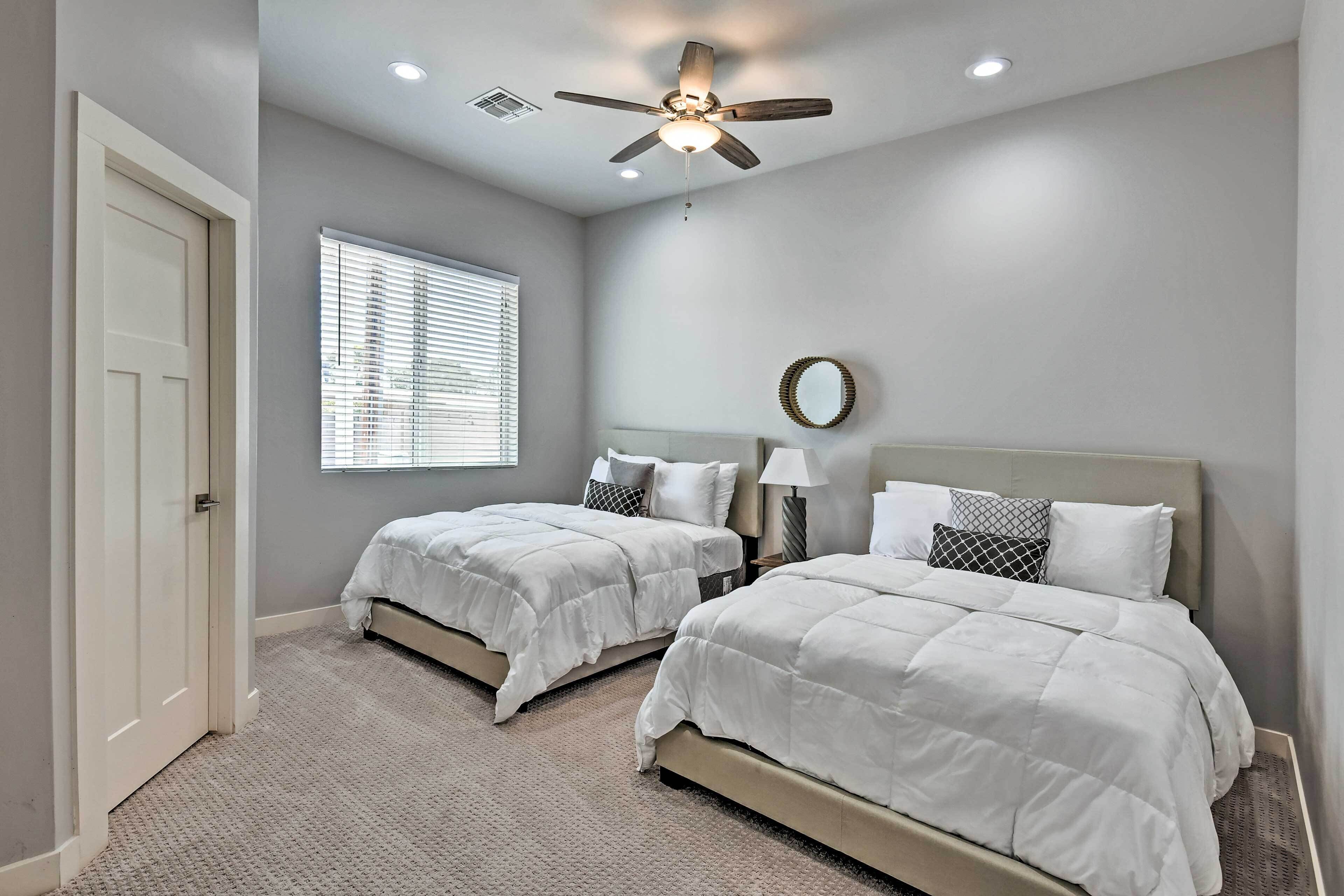 House (5 Bedrooms) | Interior