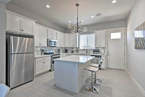 7 Mi to Dtwn Phoenix: Home w/ Patio & Yard