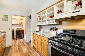 微波炉、烤箱、炉灶、洗碗机