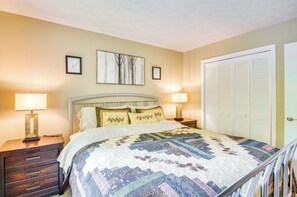 Apartment (1 Bedroom) | Interior - Second-floor Condo w/ Community Pool Access! (Nellysford)