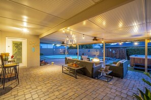 Outdoor pool - Pristine Escape ~ 2 Miles to Old Town Scottsdale! (Scottsdale)