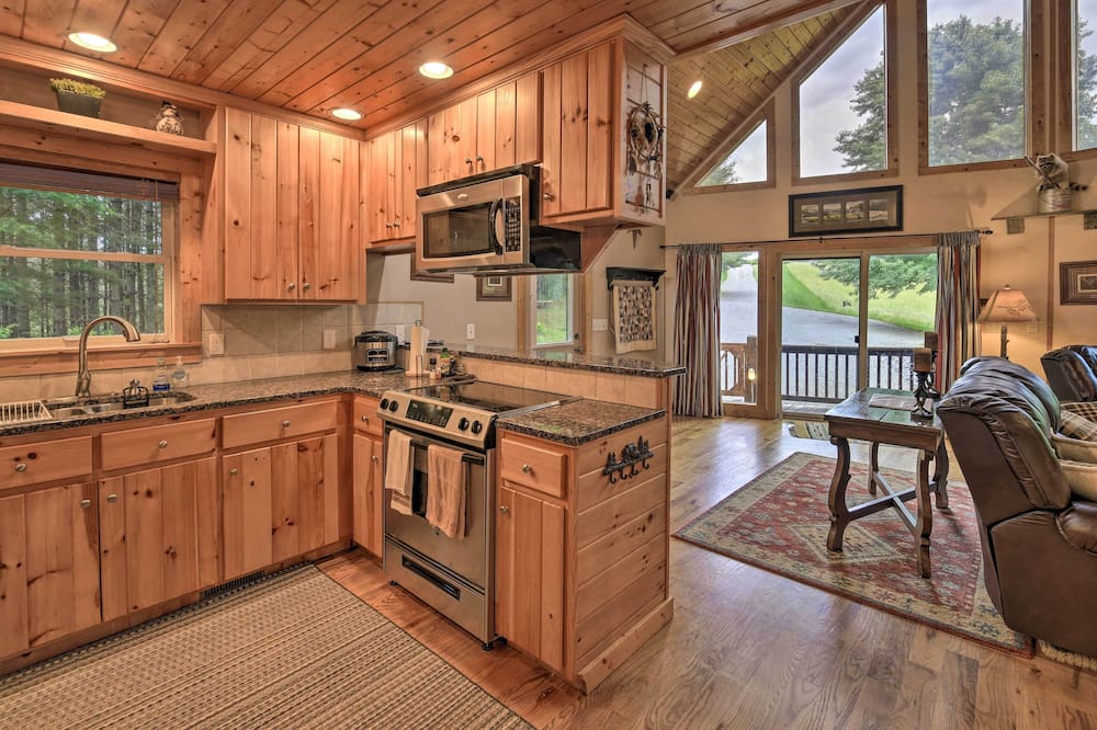 Gated Community w/ Perks: Cozy Sparta Cabin! - Independence, VA