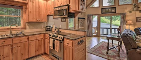 House (3 Bedrooms) | Interior