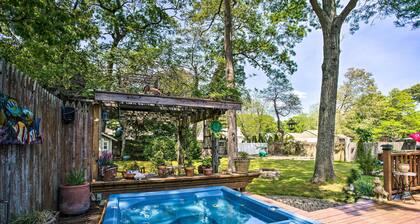 Charming Hampton Bays Home 5 Mi to Coopers Beach