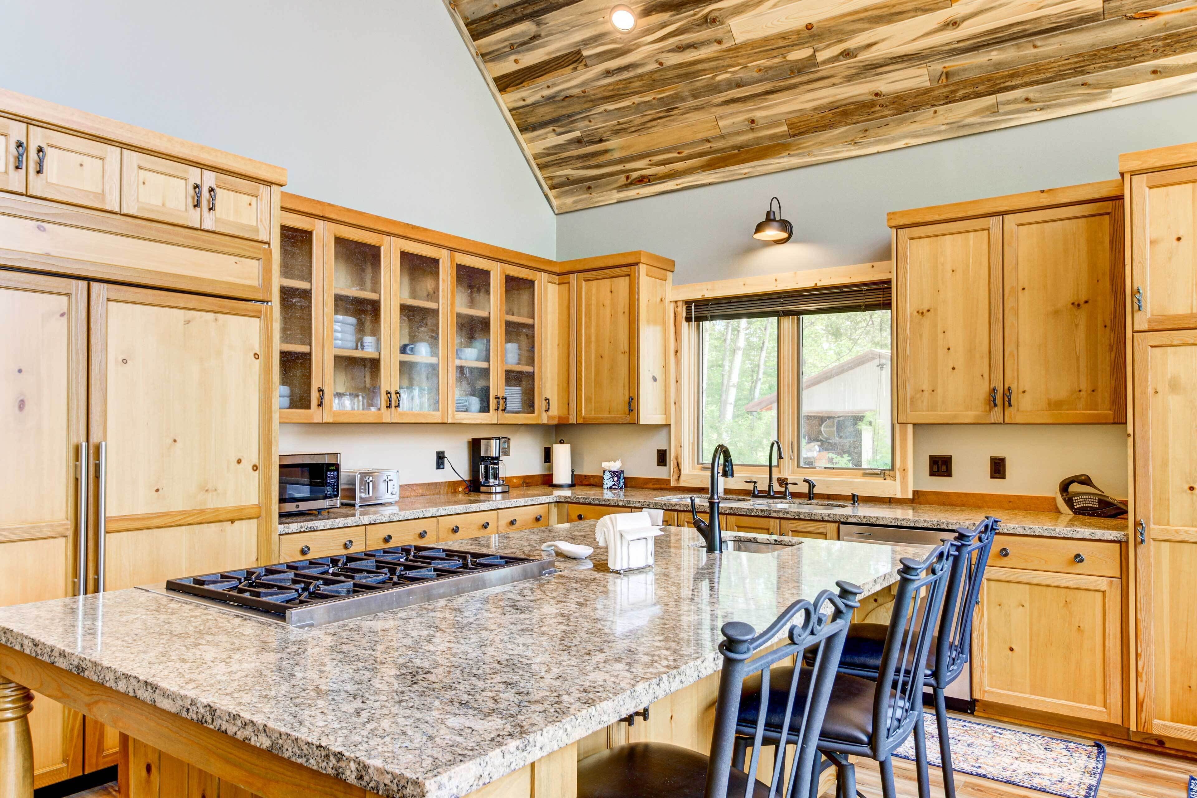 House (5 Bedrooms) | Interior