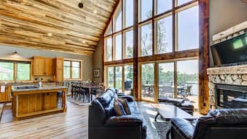 House (5 Bedrooms) | Interior