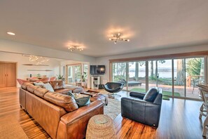 House (4 Bedrooms) | Interior - Mid-century Cabin w/ Deck & Puget Sound Vistas! (Hansville)