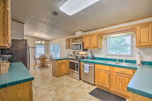 Interior - Cedar Creek Lake Access: Retreat w/ Deck (Kemp)