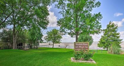 Cedar Creek Lake Access: Retreat w/ Deck