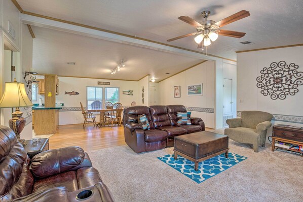 House (3 Bedrooms) | Interior - Cedar Creek Lake Access: Retreat w/ Deck (Kemp)
