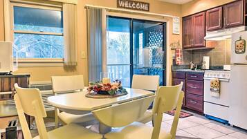 Apartment (0 Bedroom) | Interior