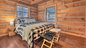 Room - Pet-friendly Whittier Cabin With Covered Porch! (Whittier)
