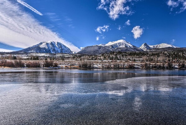 Apartment (3 Bedrooms) | Interior - 7 Mi to Keystone: Waterfront Home w/ Scenic Views (Silverthorne)