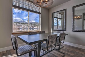 Interior - Waterfront Home w/ Scenic Views in Silverthorne (Silverthorne)