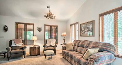 Cabin w/ Hot Tub, By Crater Lake Nat'l Park!