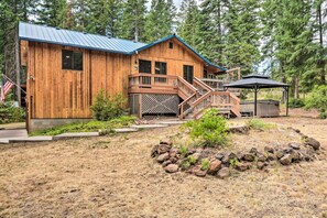 House (2 Bedrooms) | Interior - Cabin w/ Hot Tub, By Crater Lake Nat'l Park! (Klamath Falls)