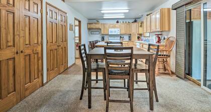 Cabin w/ Hot Tub, By Crater Lake Nat'l Park!
