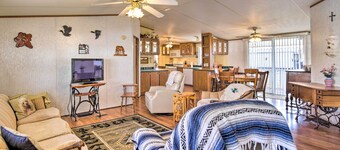 Cozy Yuma Retreat w/ Furnished Patio & Grill!