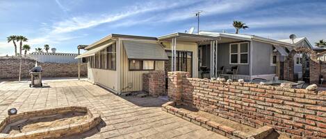 House (5 Bedrooms) | Depan hartanah