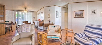 Cozy Yuma Retreat w/ Furnished Patio & Grill!