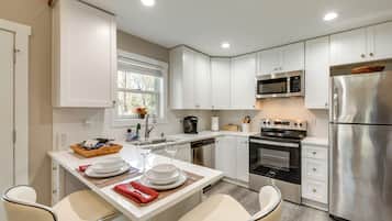 Apartment (0 Bedroom) | Interior