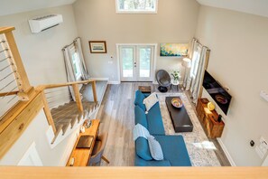 Interior - West Atlanta Craftsman Studio With Front Yard! (Atlanta)