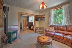 House (6 Bedrooms) | Interior - Cotopaxi Escape w/ Game Room on Arkansas River! (Cotopaxi)