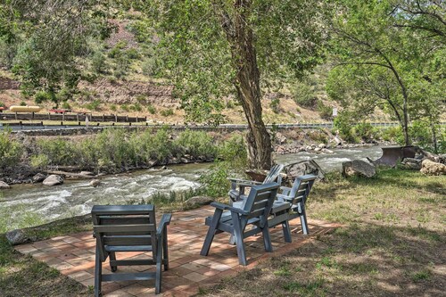 Cotopaxi Escape w/ Game Room on Arkansas River!