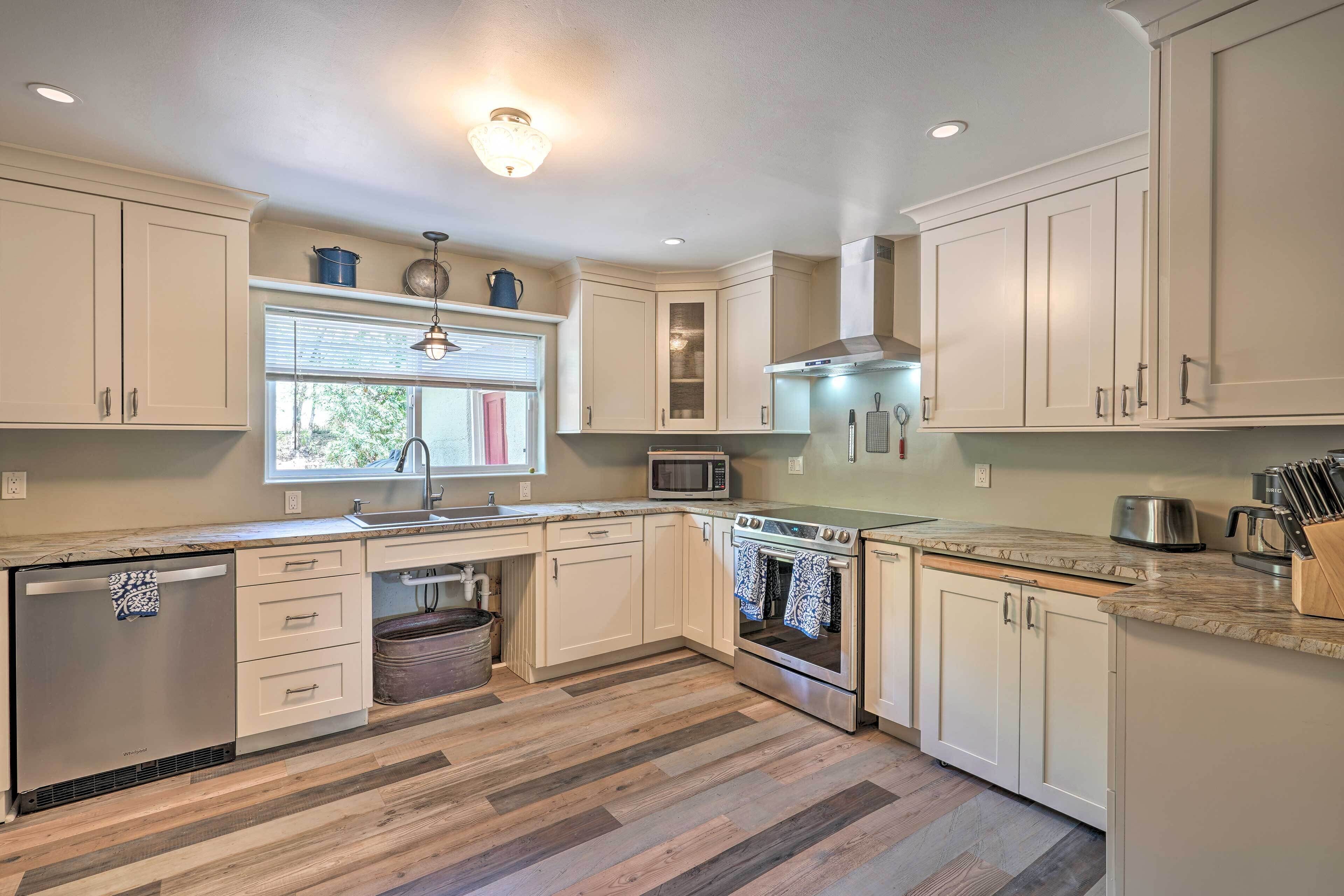 House (6 Bedrooms) | Interior