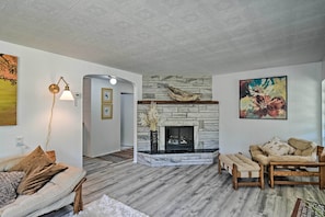 Cottage (2 Bedrooms) | Interior - Stylish Dog-friendly Bungalow: Steps to Elk Lake (Elk Rapids)