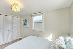 Interior - Lakefront Home w/ Boat Dock in Benton Harbor! (Benton Harbor)