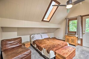 House (3 Bedrooms) | Interior - Quiet Max Meadows Cabin, 12 Acres of Property (Max Meadows)