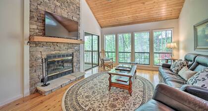 Scenic Sapphire Condo w/ Deck + Gas Grill!