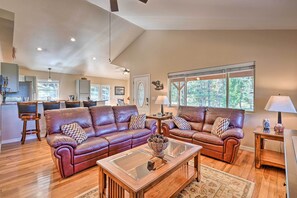 House (5 Bedrooms) | Interior