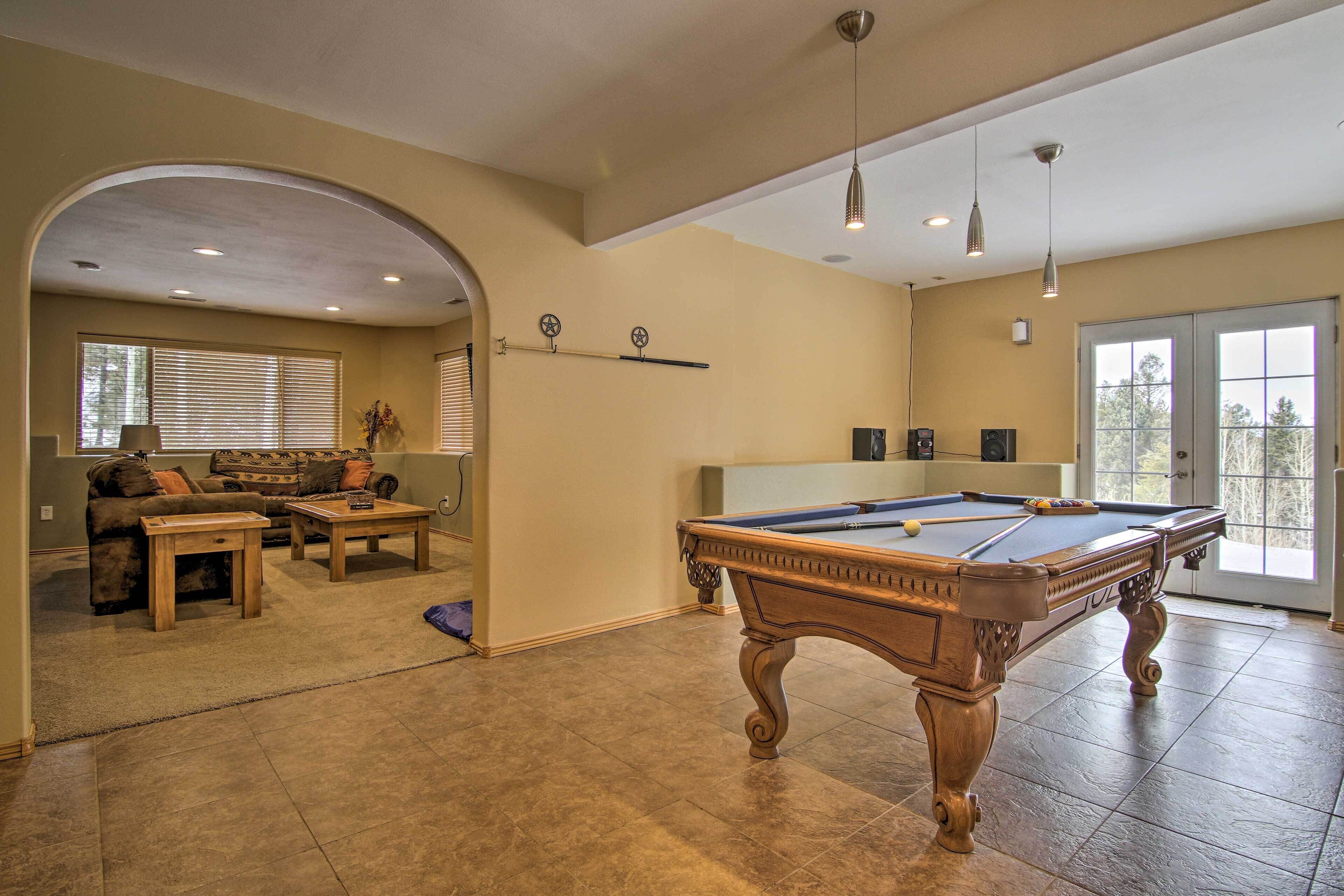 House (5 Bedrooms) | Interior