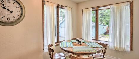 House (2 Bedrooms) | Interior