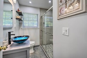 House (3 Bedrooms) | Interior - Bayville Getaway w/ Fire Pit - 2 Mi to Beach! (Bayville)