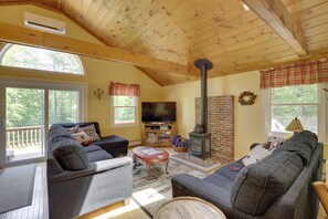 House (5 Bedrooms) | Front of property